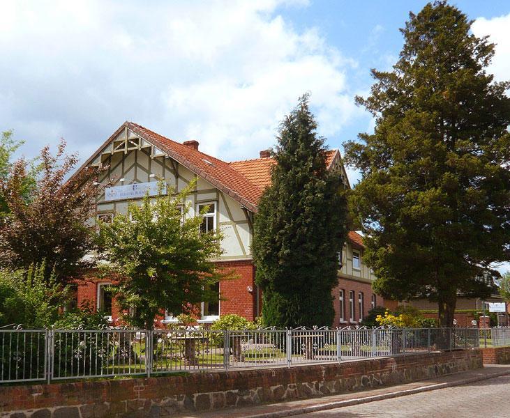 Elbhotel Bleckede Am Hafen Exterior photo